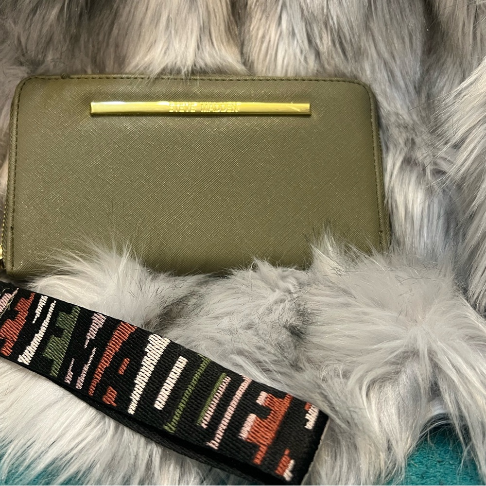 Steve Madden Olive Green Wallet